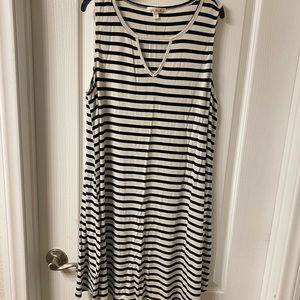 White/Black Stripe Tshirt dress Size XL